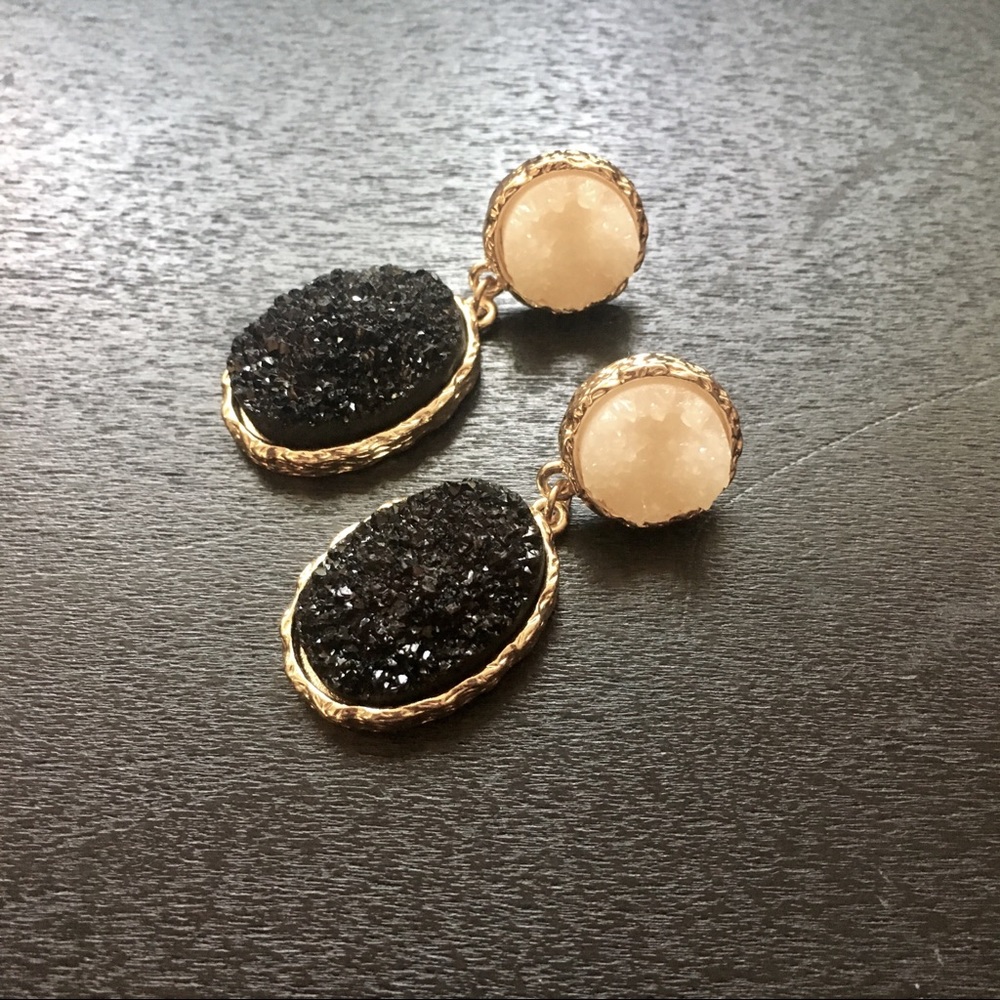 Anthro Druzy Quartz Earrings in Black - Picture 3 of 5